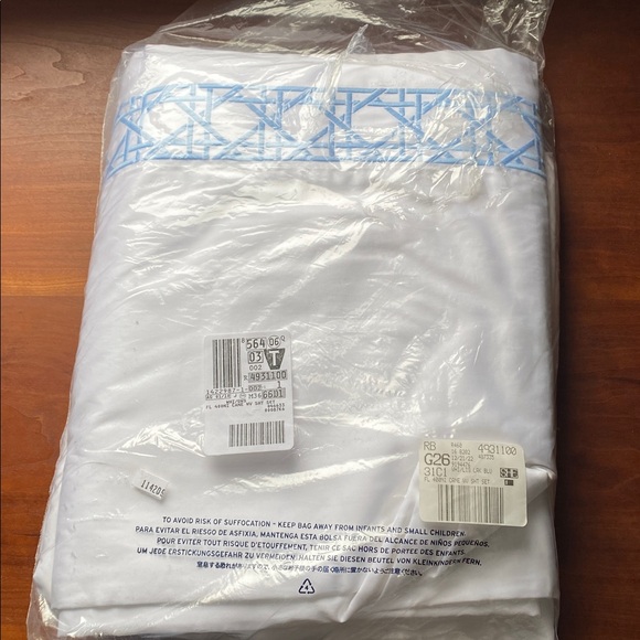 Lands' End White and Blue Bedding Sheets - Picture 3 of 4